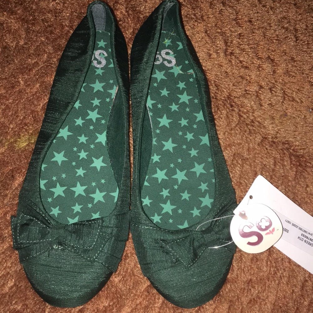 NWT Size 8 So Brand Green Bow Flats